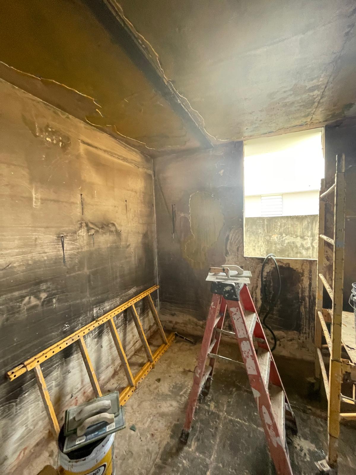 Trabajo de restauracion por incendio, humo e inundacion en Puerto Rico - Desarrollos Industriales LLC (foto 50)