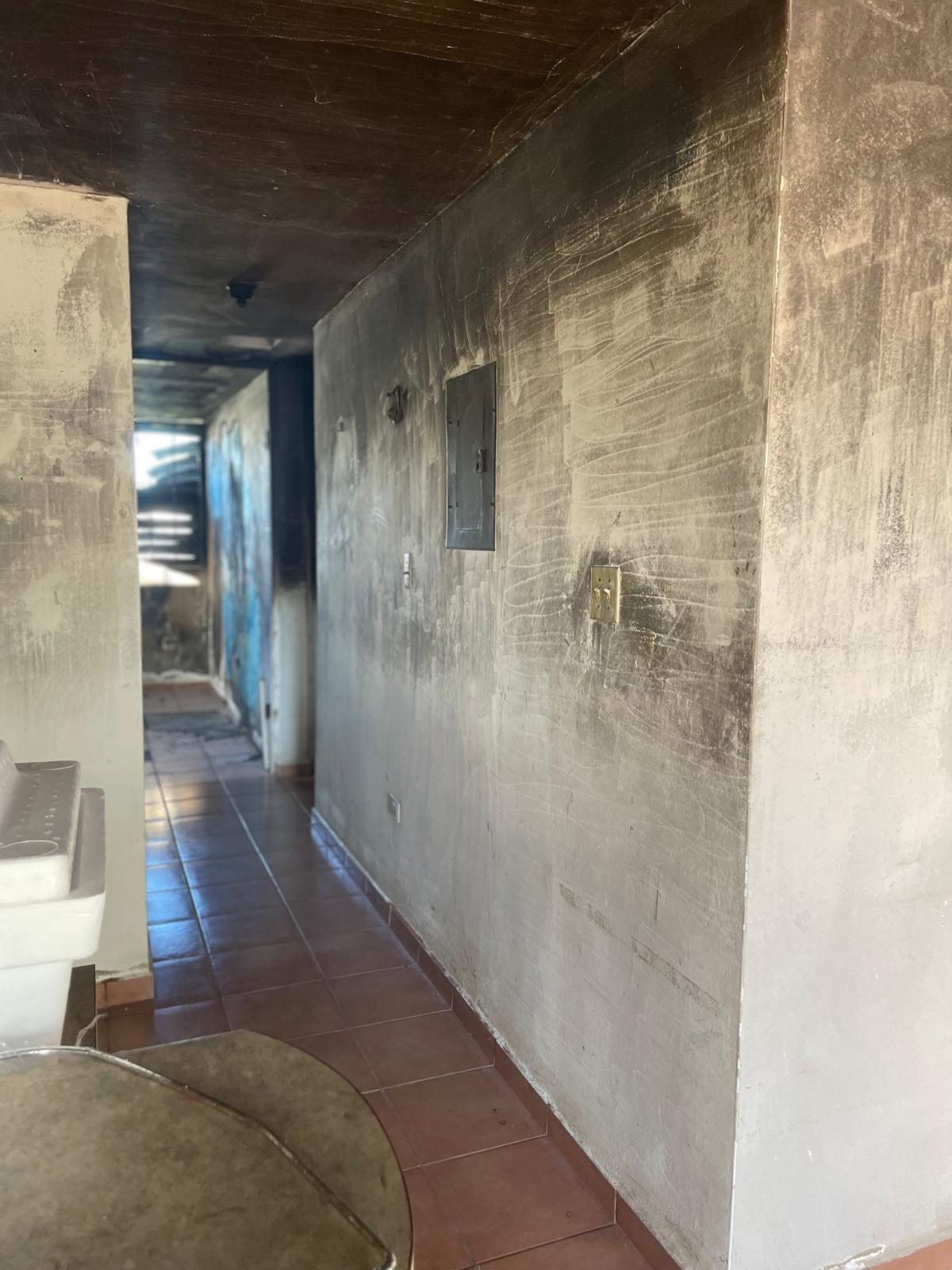 Trabajo de restauracion por incendio, humo e inundacion en Puerto Rico - Desarrollos Industriales LLC (foto 114)